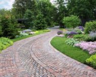 Тротуарная плитка — подчеркните красоту сада